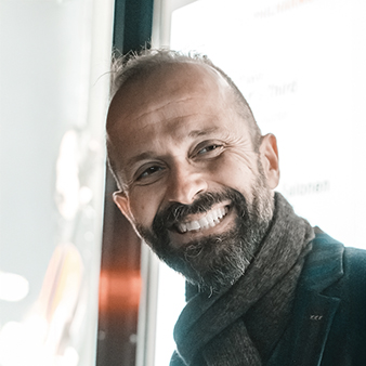 Speaker, Vas Bakopoulos